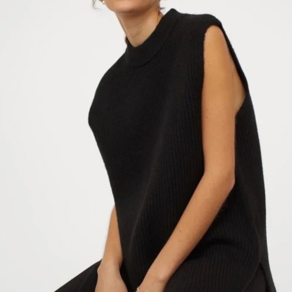 H&M sleeveless knit sweater dress